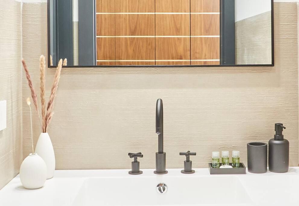 Easylife - Luxury Design With Jacuzzi Milán